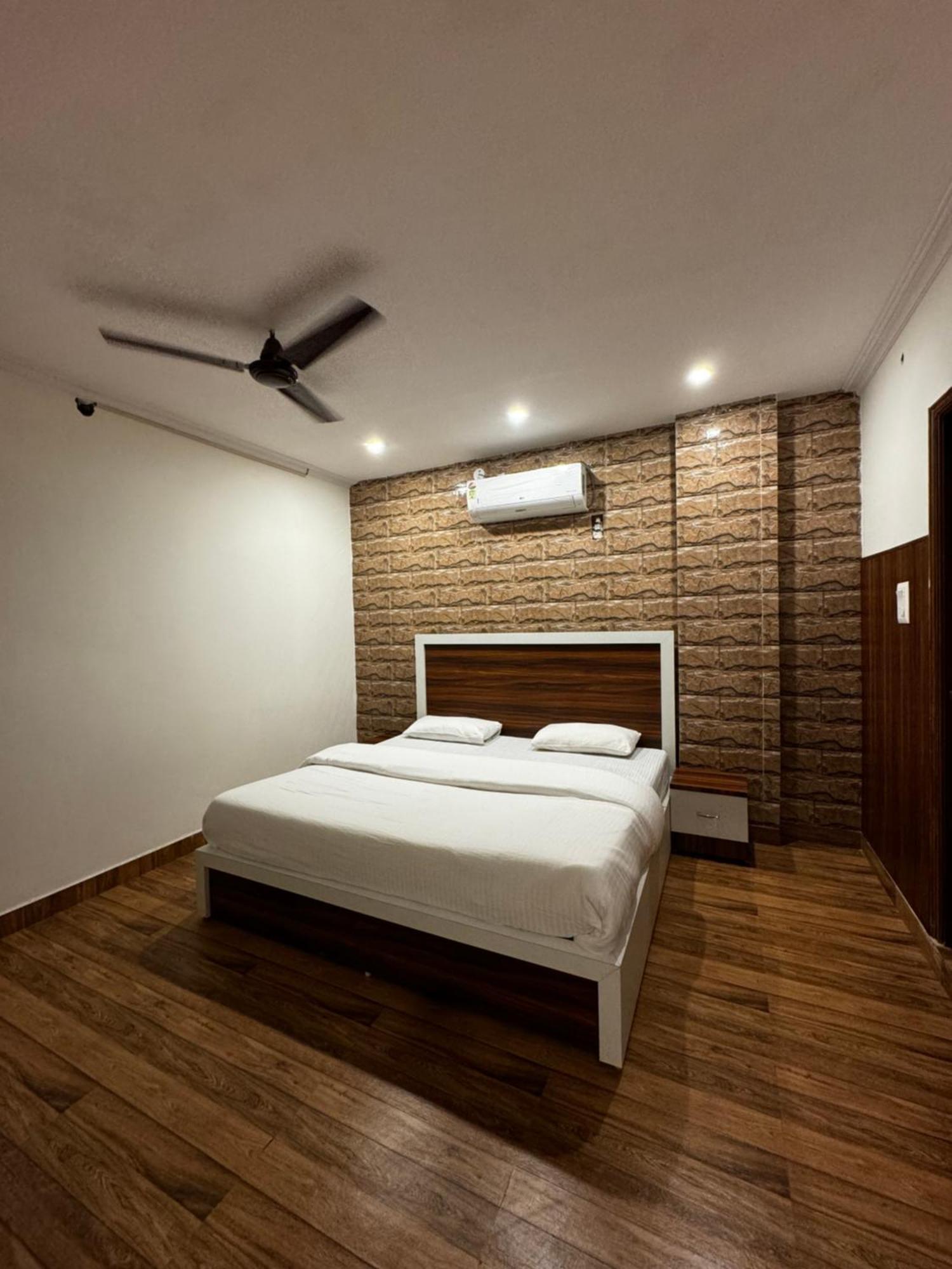 Hotel Walk Inn Faridabad Luaran gambar